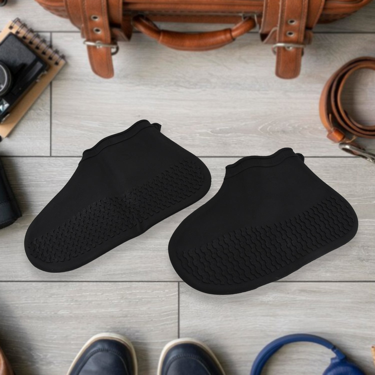 Non-Slip Silicone Rain Reusable Anti skid Waterproof Fordable Boot Shoe Cover (Small Size / 1 Pair / Mix Color)