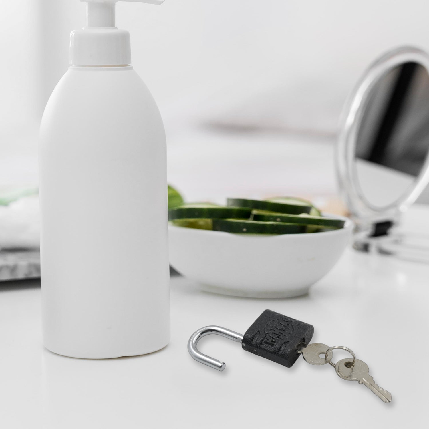 Thickened Black Iron Padlock – Brass Core, Waterproof, Anti-Theft (75/60/32mm)