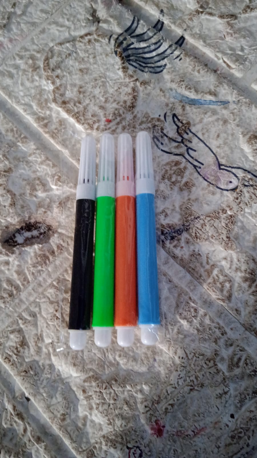 4-Piece Waterproof Marker Pen Art Set for DIY Crafts, Kids & Artists