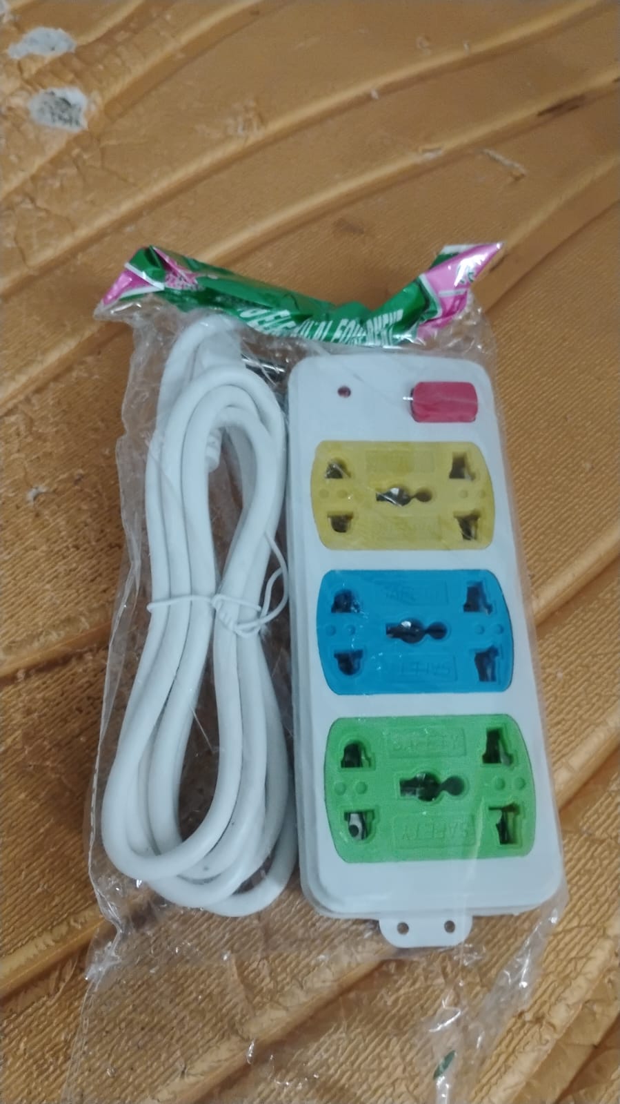 Compact 3-Socket Universal Extension Board (1 Pc)